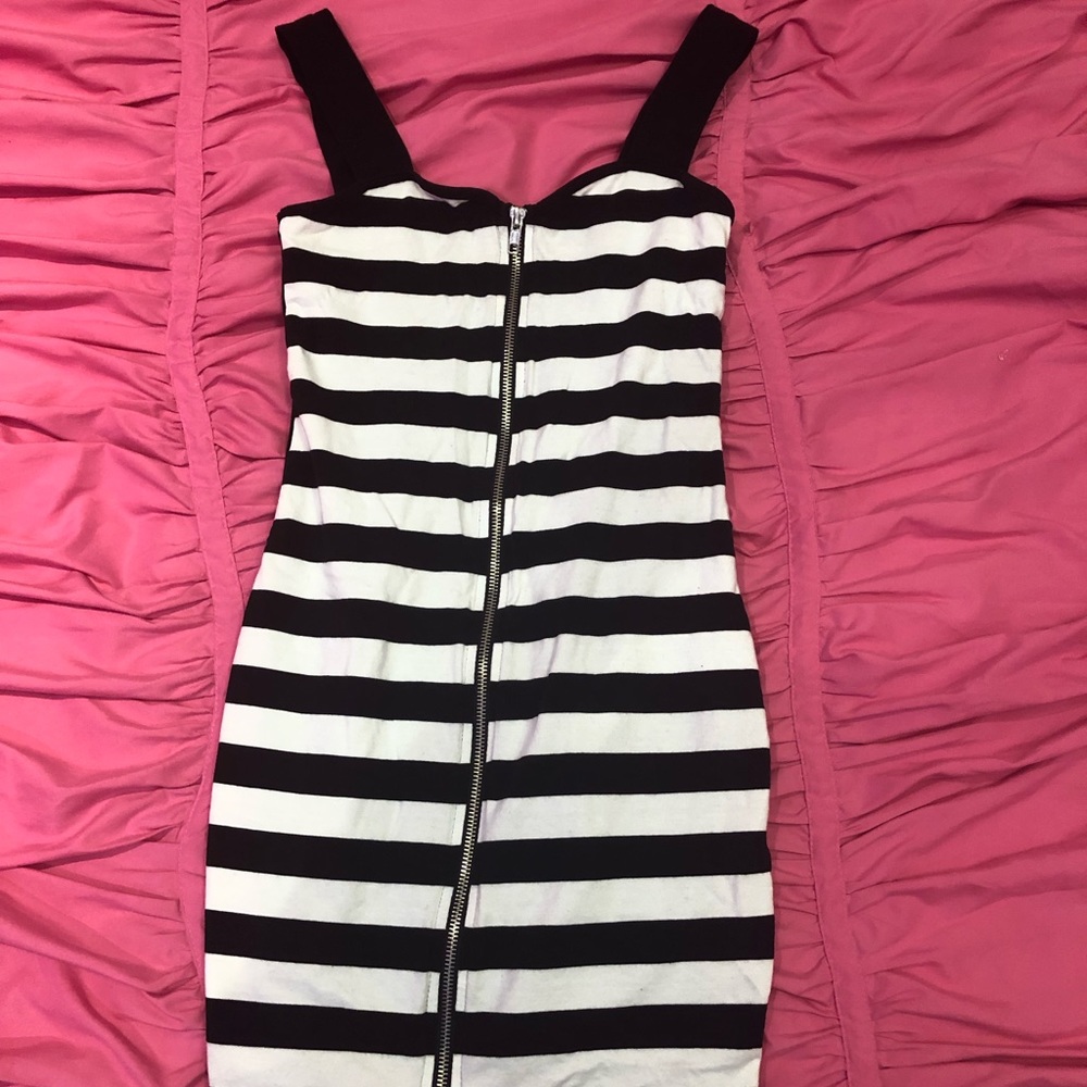 Black and white MINI DRESS!